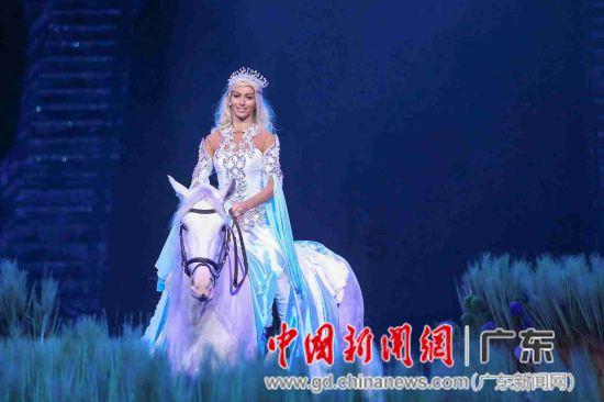 钢轨“调音师”寒夜奏响春运“交响曲”