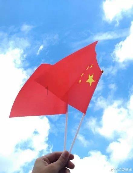 困在俱乐部的少女
