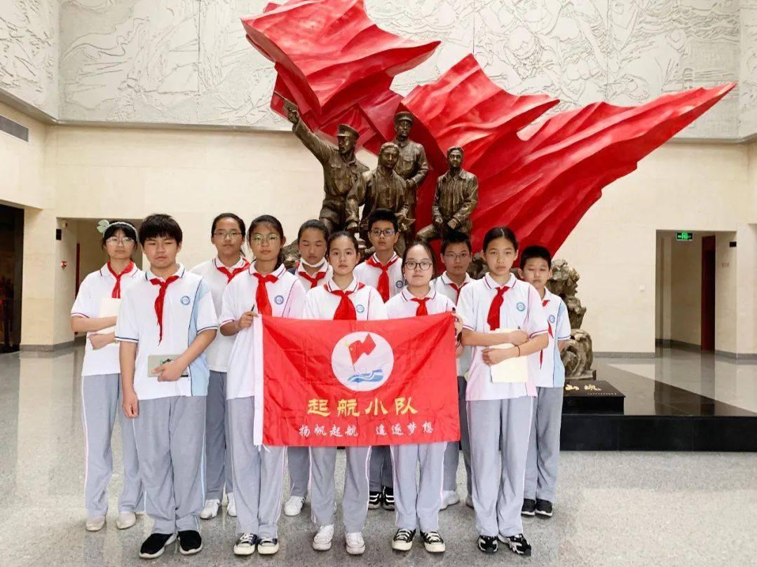 救援男孩毕业生