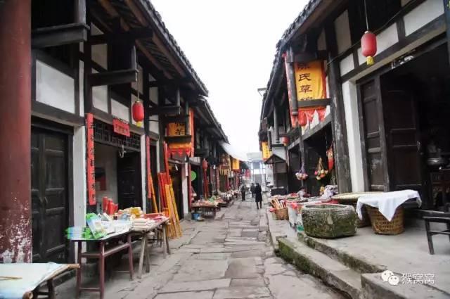 逃出平静乡村